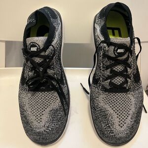 Nike Free Flyknit Black and Gray Running Shoes NWT